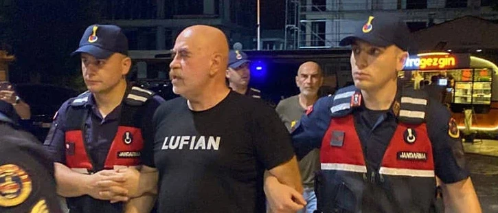 Yönetmen Ezel Akay ve kardeşi Bursa'da uyuşturucu operasyonunda yakalandı
