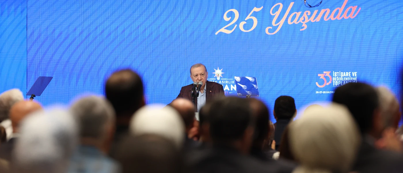 AK Parti'nin yeni şarkısı: "Efsane Büyük Başkan"
